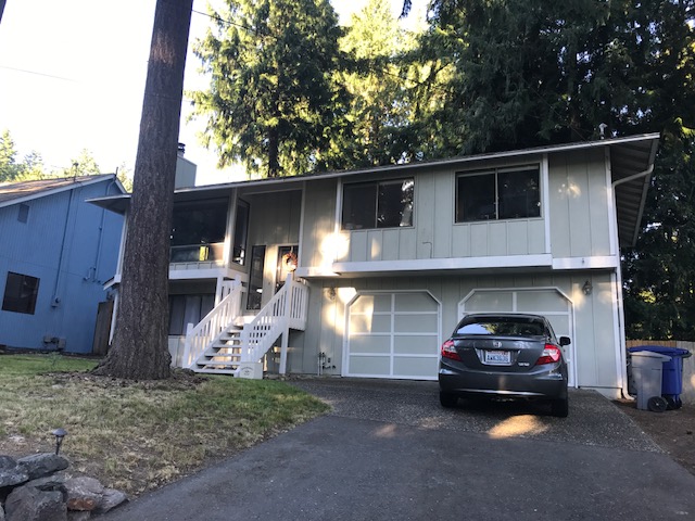 812 207TH AVE NE, SAMMAMISH, WA 98074