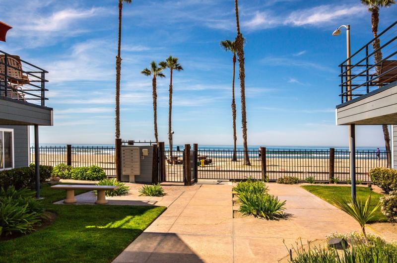 804 N THE STRAND 10, OCEANSIDE, CA 92054 Luxury Homes and Vacation