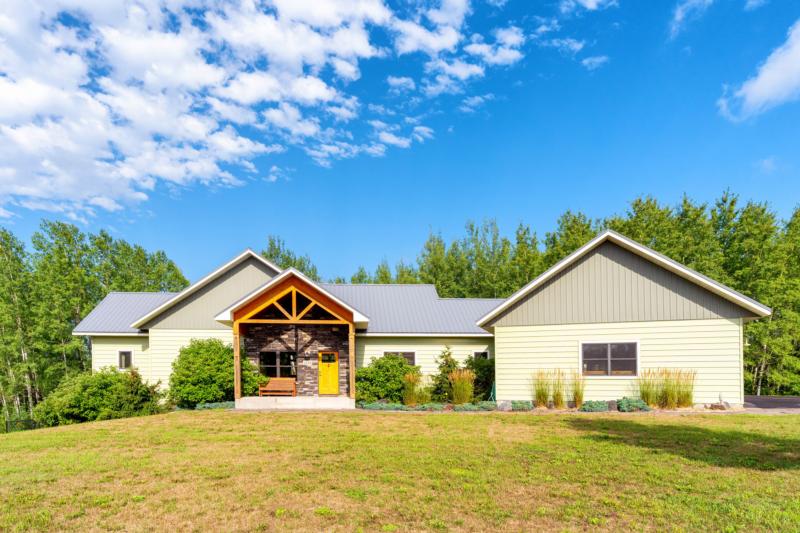 2125 LESTER RIVER ROAD, DULUTH, MN 55804