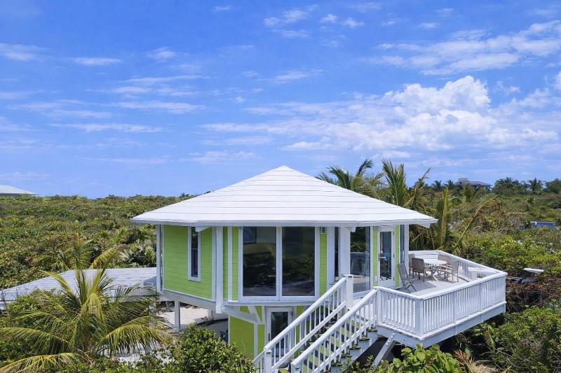 LUKKU COYABA, Abaco,  | Slideshow Image #1