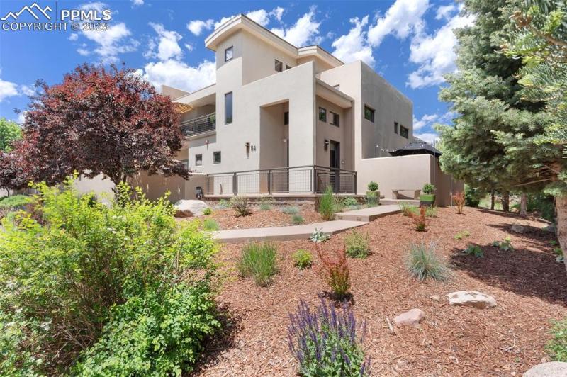 114 El Paso Boulevard