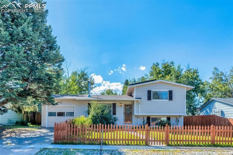 1614 Auburn Drive, Colorado Springs, CO 80909