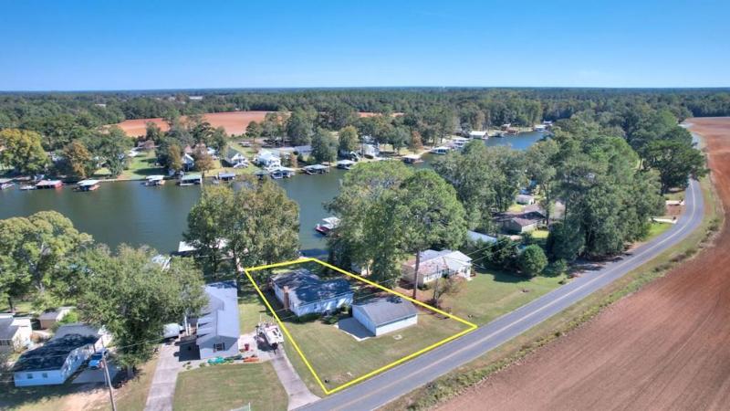 1022 Flournoy,  Warwick,  GA 31796