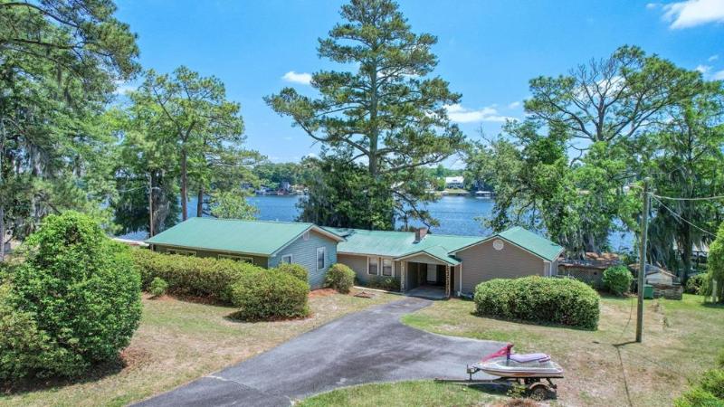 614 Lakeshore Drive,  Cordele,  GA 31015
