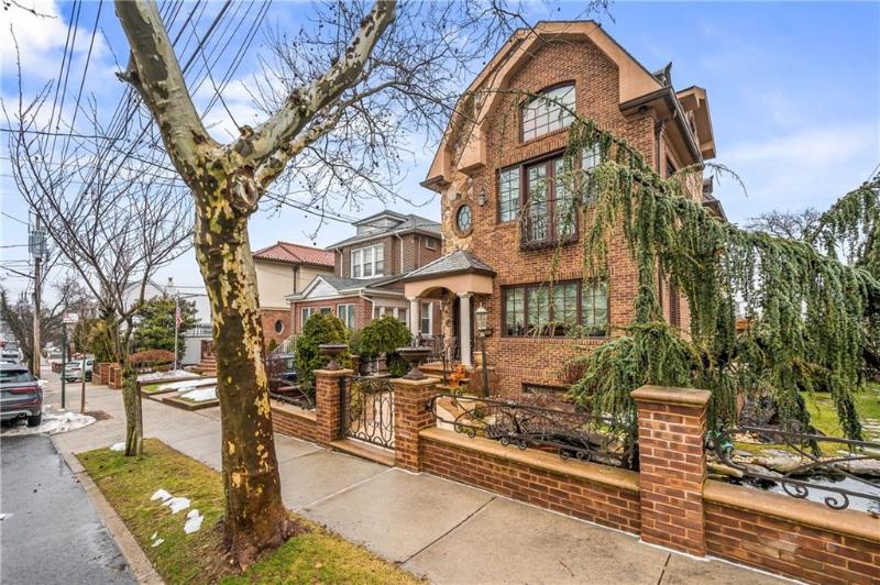 Find Best Brooklyn Homes for Sale Today | American Homes Group