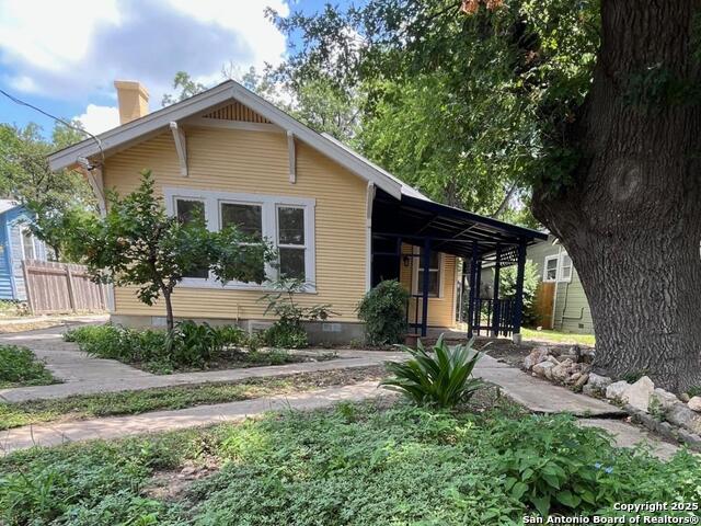 519 E Huisache