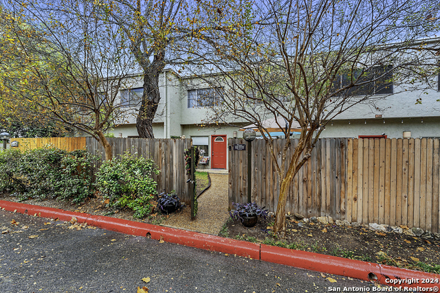 3103 EISENHAUER RD #L21, San Antonio, TX 78209