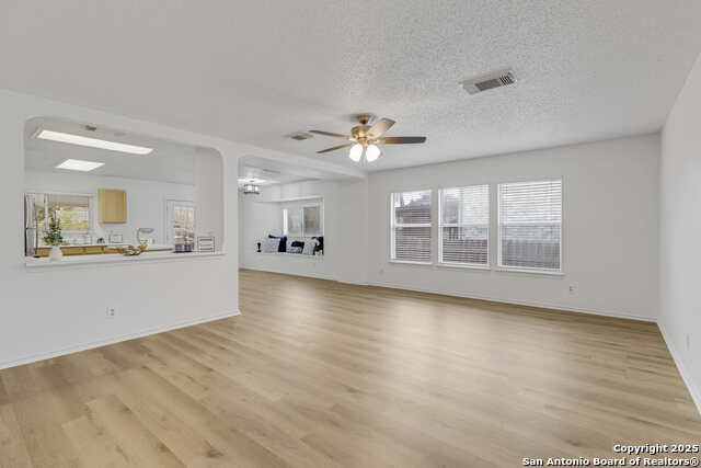 7906 SWINDOW CIR