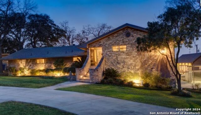 124 HARRIET DR.