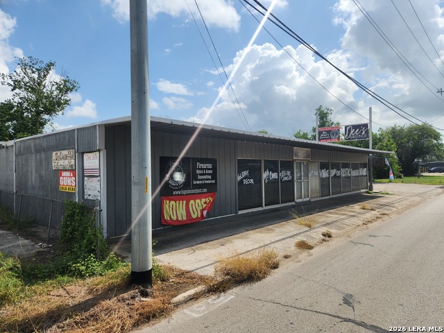 218 E KINGSBURY ST