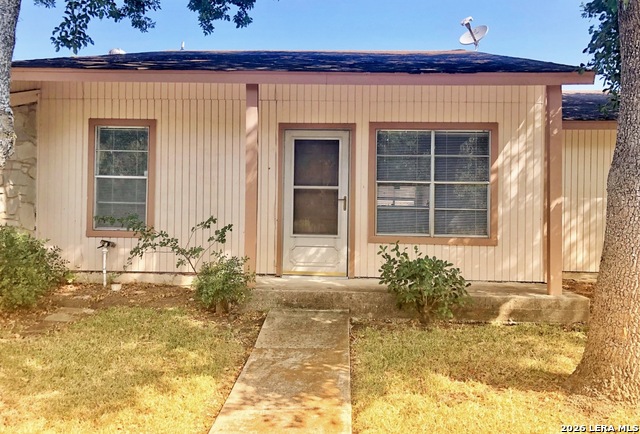 1051 COUNTRY CLUB DR #18