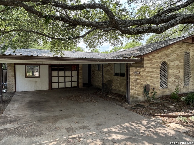 4918 PELICAN LN