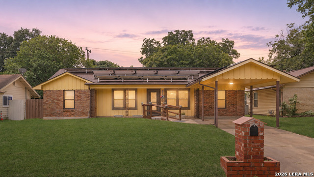 105 Scott Ave