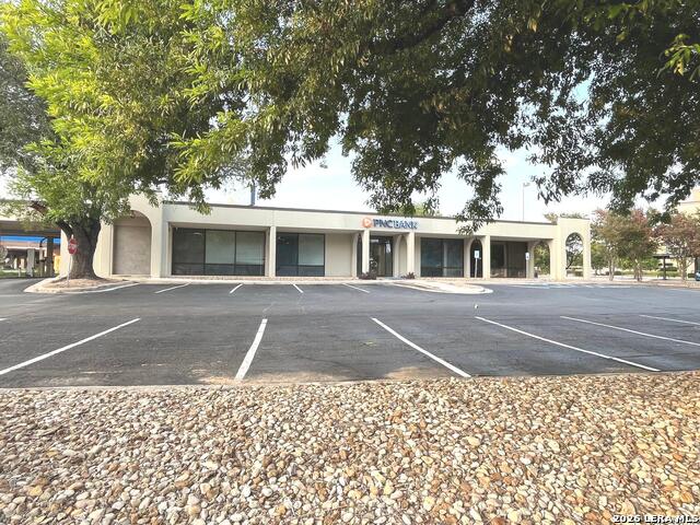4625 Centerview