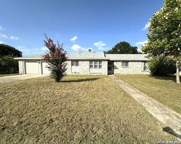 129 CLOVERLEAF DR