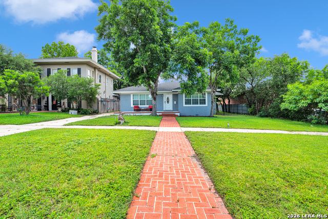 322 W HUISACHE AVE