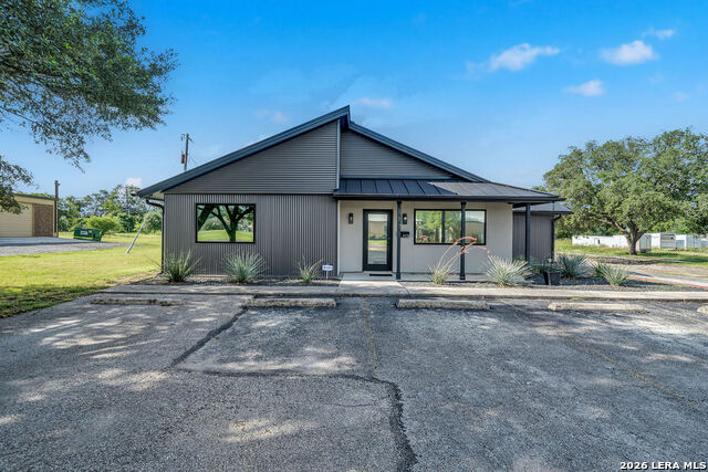 117 COMMERCE AVE