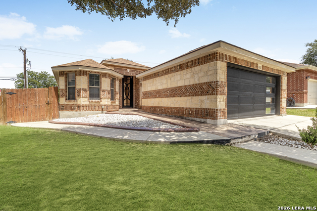 6838 Sabine Pass