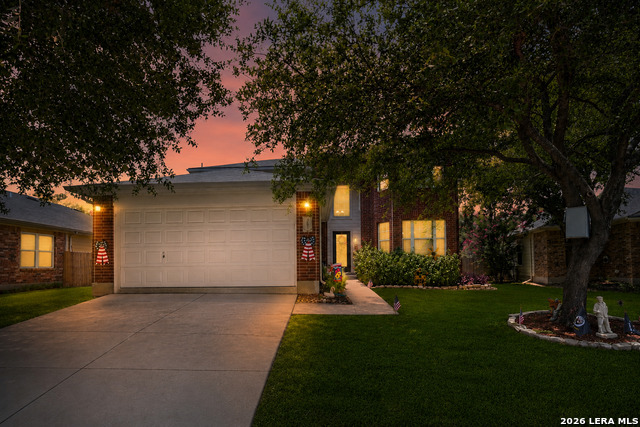 3687 Pebble Bch