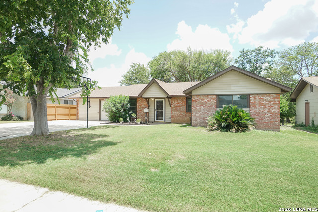 221 MEADOW LN