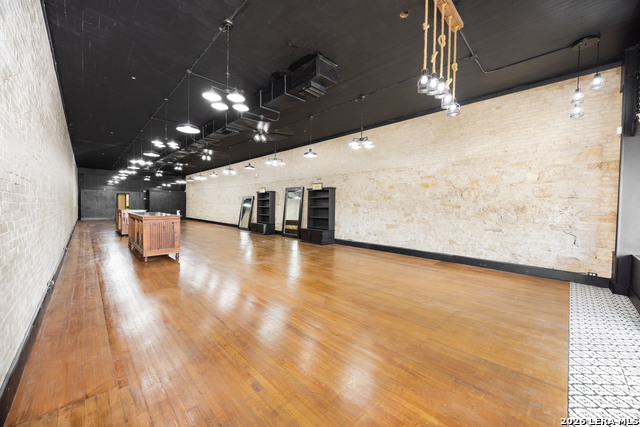 1118 18th Street property photo 4