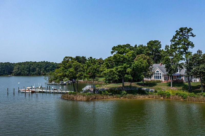  5 Hall Farm Drive WICOMICO CHURCH, VA 22473 