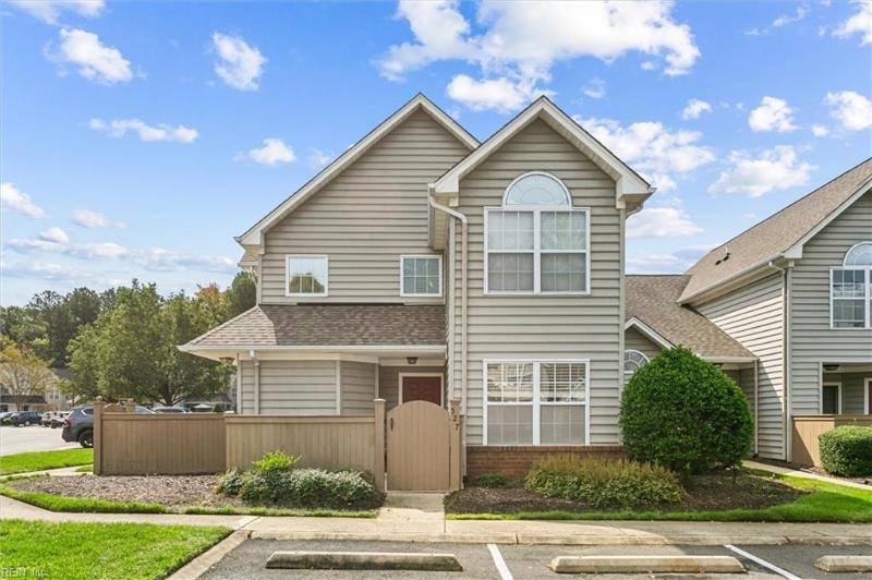 527 Fairway Lookout, James City County, VA 23188 | Slideshow Image #1