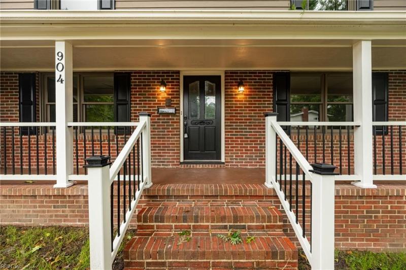  904 Loraine Circle Newport News, VA 23608 