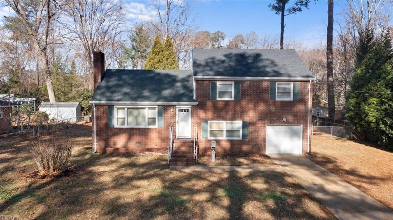  4 Garland Drive Newport News, VA 23606 