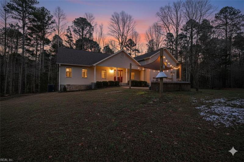  7056 Hunters Pointe Drive Gloucester County, VA 23061 