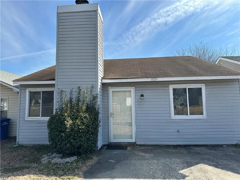 3809 Peachtree Ln W Lane, Portsmouth, VA 23703