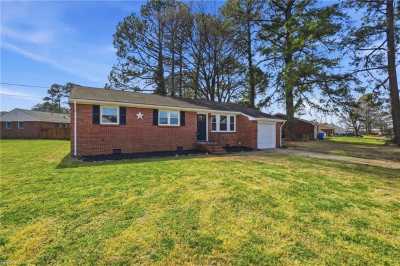1512 Boxwood Drive, Chesapeake, VA 23323