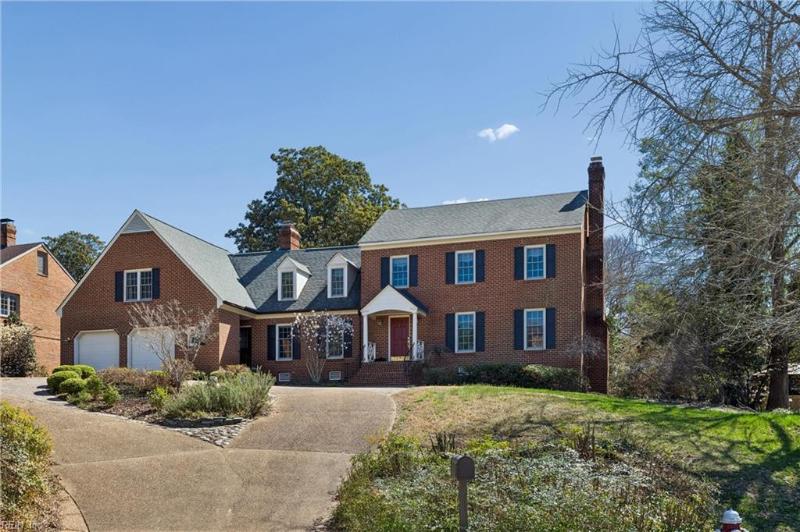  10 W Governor Drive Newport News, VA 23602 