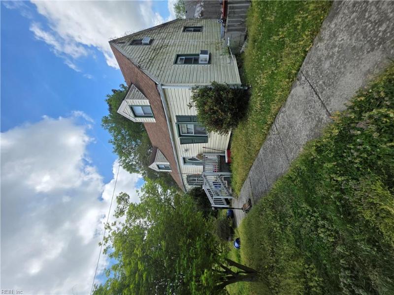 9 Maurice Avenue, Portsmouth, VA 23701