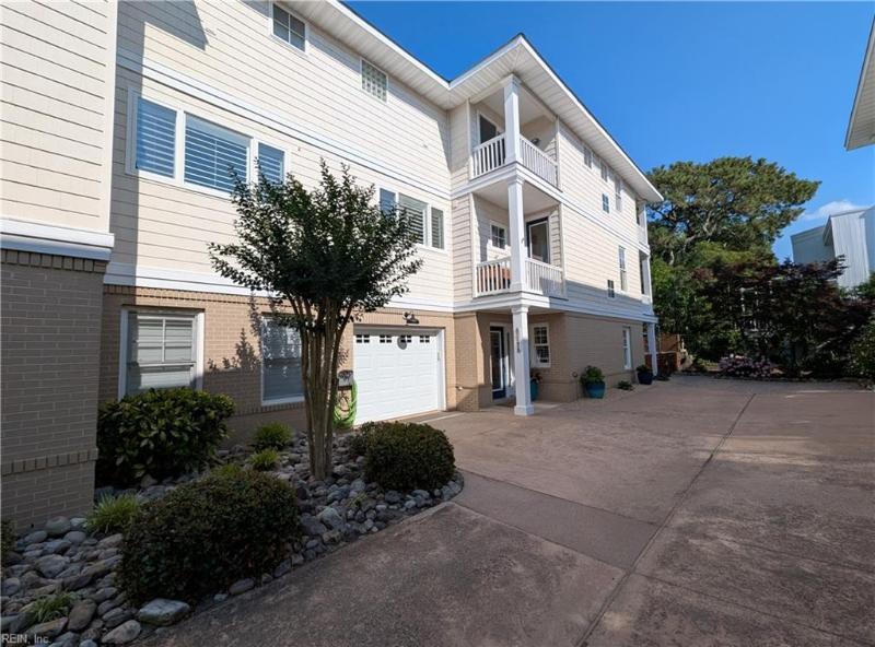 208 74th Street #B, Virginia Beach, VA 23451