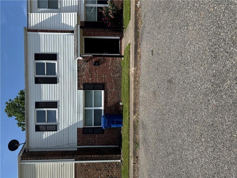 3233 Saxon Place Place, Virginia Beach, VA 23453