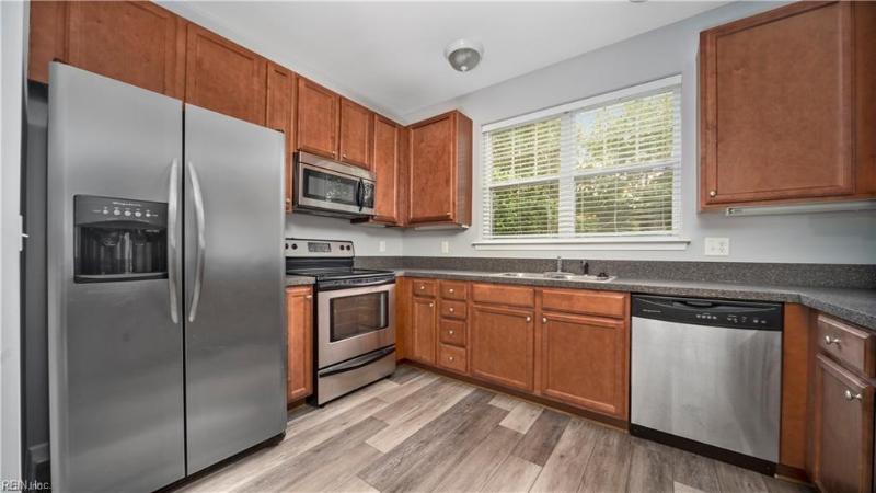 912 Southmoor Drive #206, Virginia Beach, VA 23454