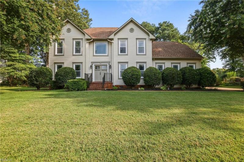 1004 FAIRWAY Drive, Chesapeake, VA 23320