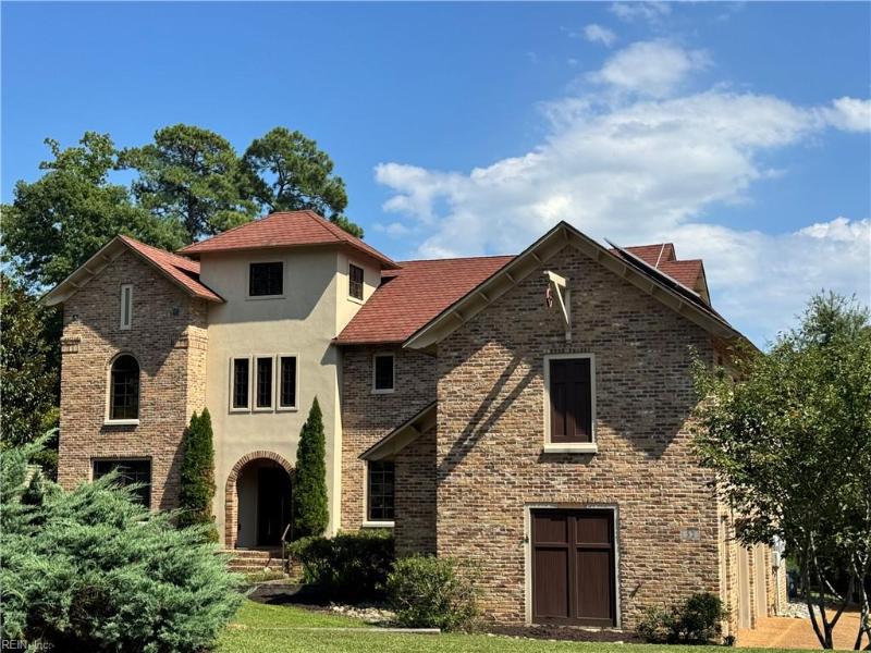  52 Queens Court Newport News, VA 23606 