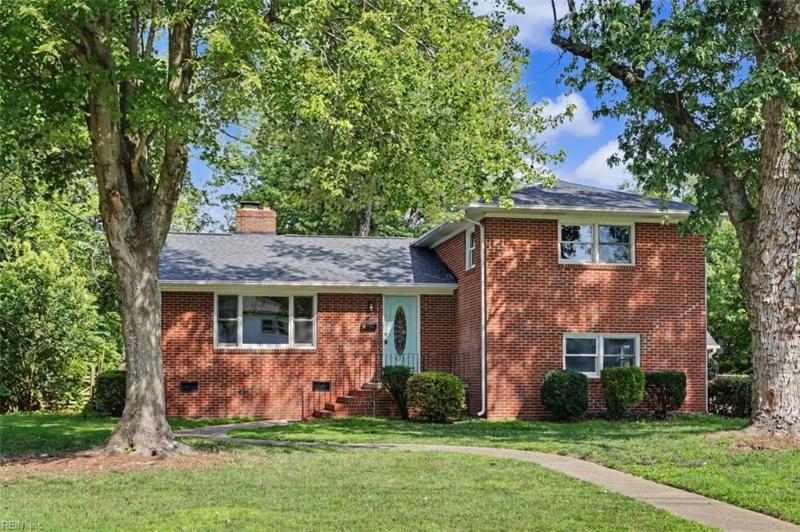 8 Riverdale Drive, Hampton, VA 23666