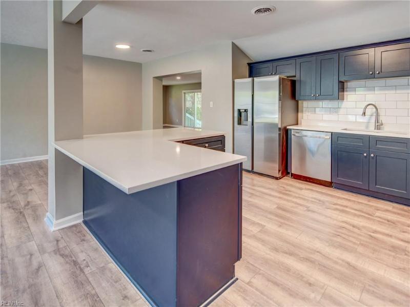  9 Riverdale Drive Hampton, VA 23666 