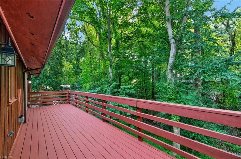  204 Graves Circle Newport News, VA 23602 
