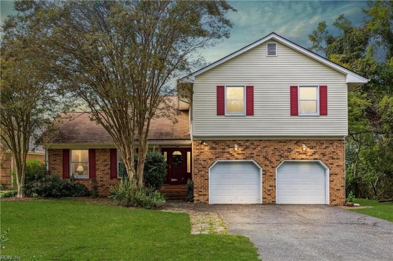  92 OAKVILLE Drive Hampton, VA 23669 