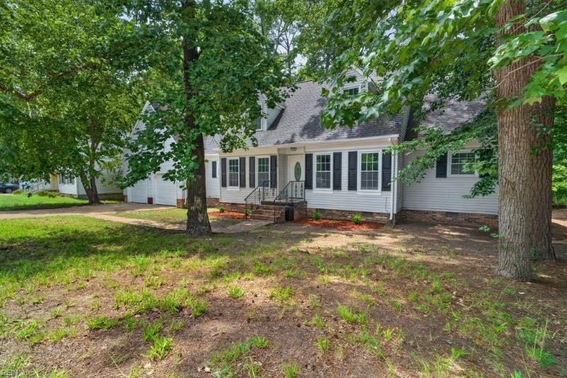  112 W Rexford Drive Newport News, VA 23608 