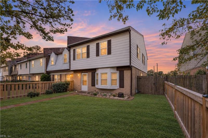6413 S Stoney Point, Norfolk, VA 23502