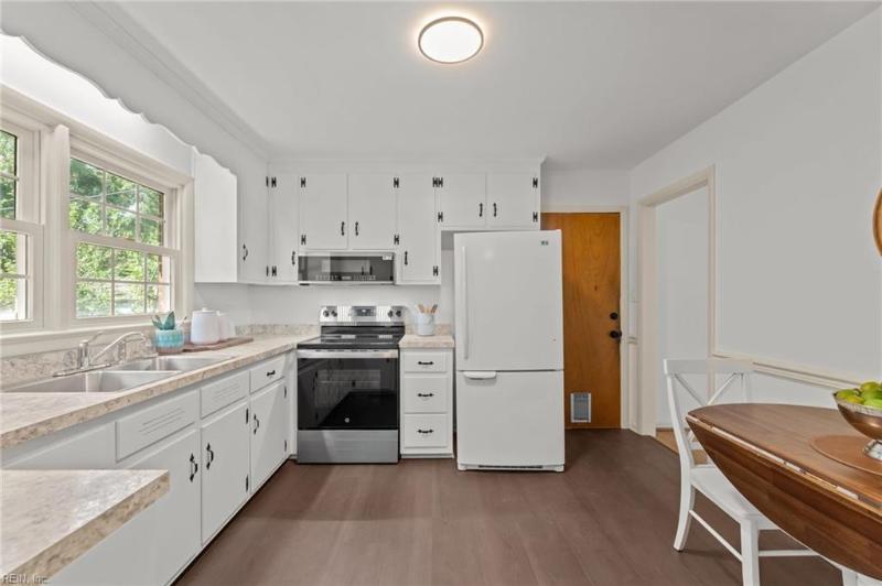 216 Valirey Drive, Hampton, VA 23669 | Slideshow Image #12