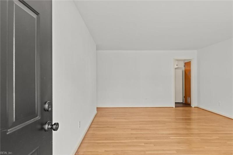 216 Valirey Drive, Hampton, VA 23669 | Slideshow Image #3