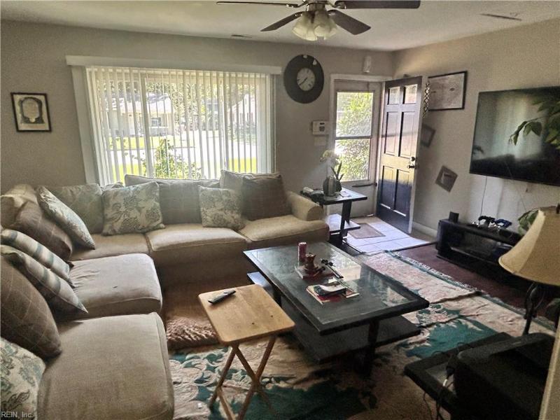 215 Pine Grove Avenue, Hampton, VA 23669 | Slideshow Image #4