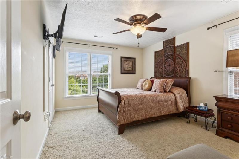 369 Emily Dickinson S, Newport News, VA 23606 | Slideshow Image #14