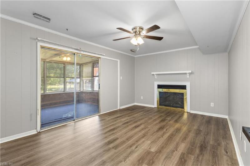 304 Odd Rd, Poquoson, VA 23662 | Slideshow Image #15